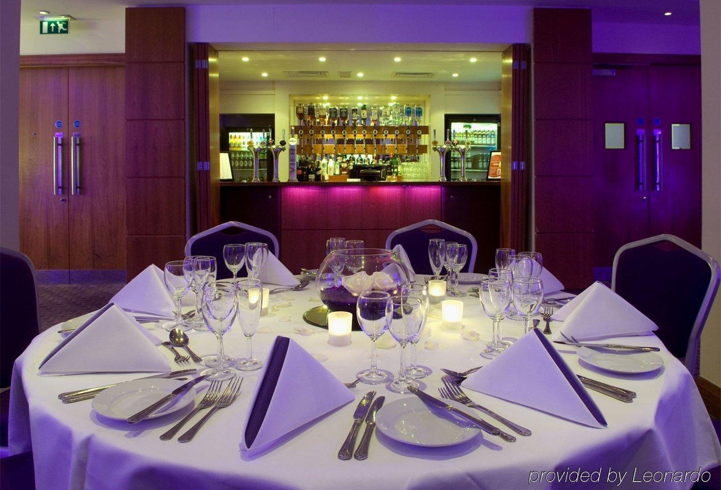 ฮอลิเดย์ อินน์ ลอนดอน-เชปเพอร์ทัน เชพเพอร์ตัน ร้านอาหาร รูปภาพ